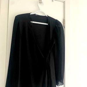 🖤🖤Beautiful Zara Women’s Satin Wrap Formal Blouse